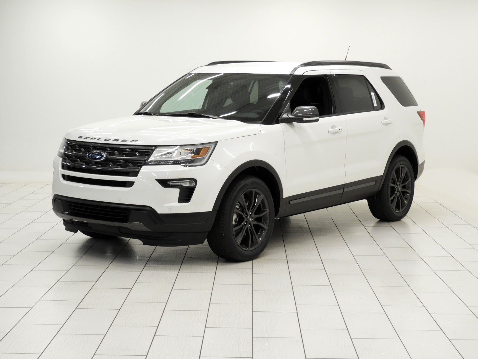 New 2019 Ford Explorer XLT Sport Utility in Mishawaka #KGA06895